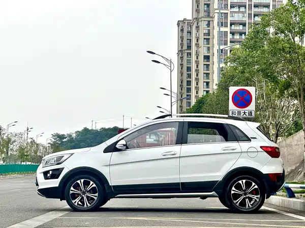BAIC Shenbao X25 2015
