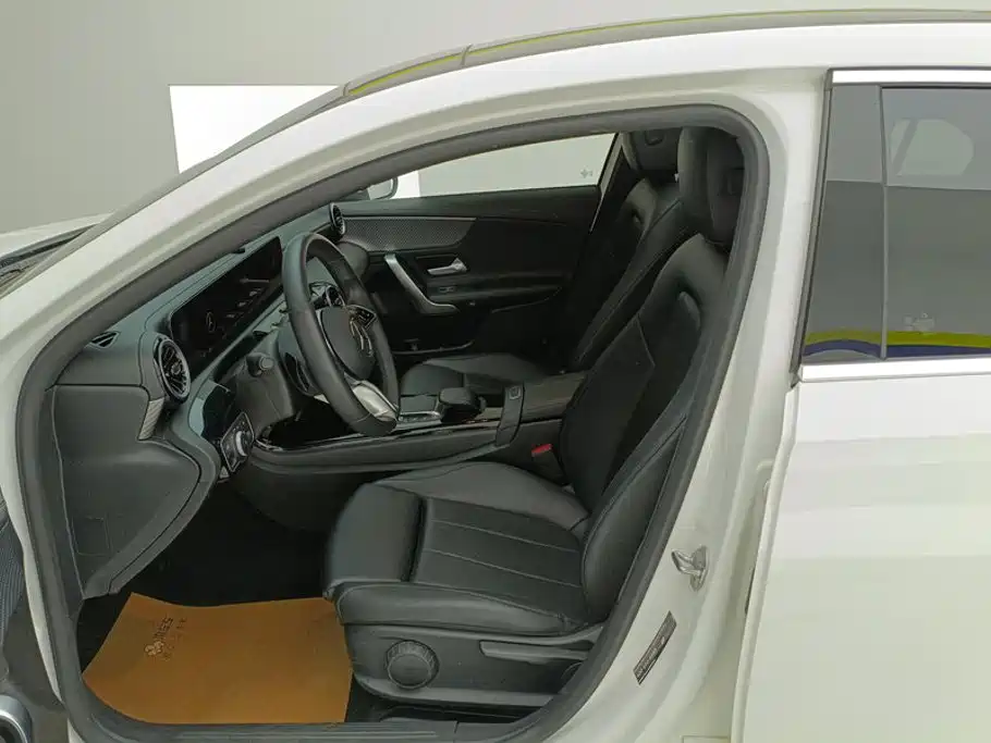 Mercedes-Benz A-Class 2023 — фото 9