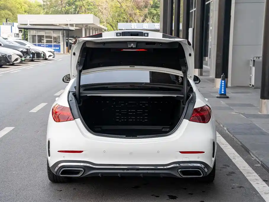 Mercedes-Benz C-Class 2022 — фото 11