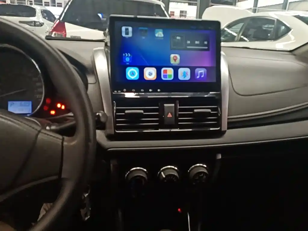Toyota Vios 2015 — фото 10