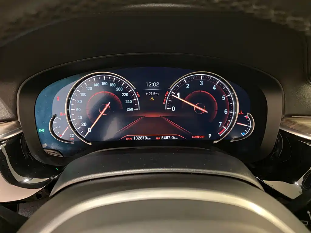 BMW 5 Series 2018 — фото 20