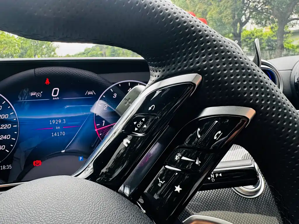 Mercedes-Benz C-Class 2025 — фото 20