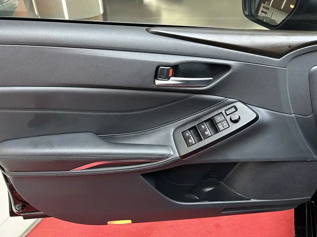Toyota Avalon 2022 — фото 11