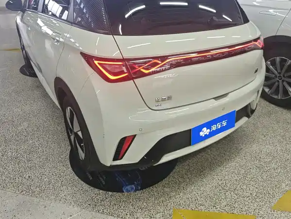 BYD Dolphin 2023
