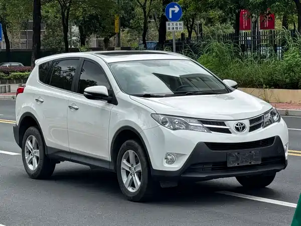Toyota RAV4 2014