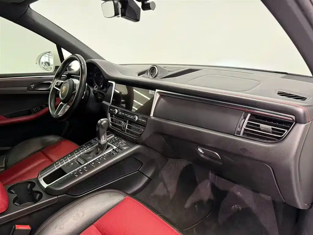 Porsche Macan 2020 — фото 8