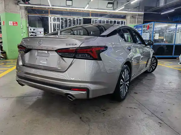 Nissan Teana 2023