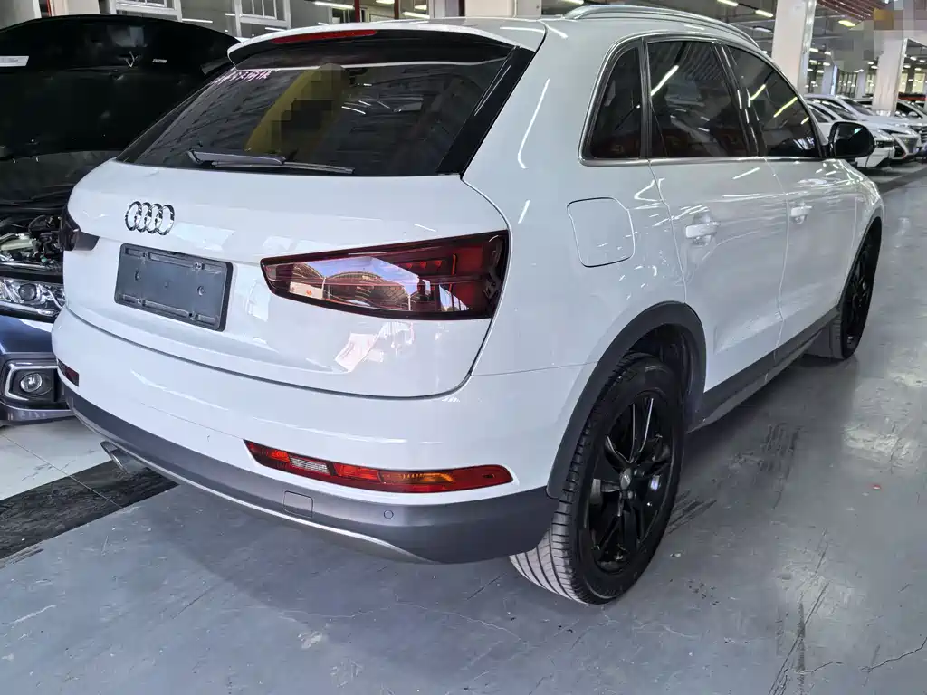Audi Q3 2019 — фото 6