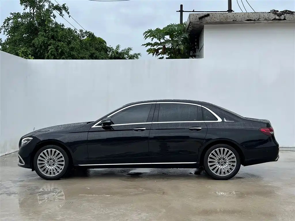 Mercedes-Benz E-Class 2023