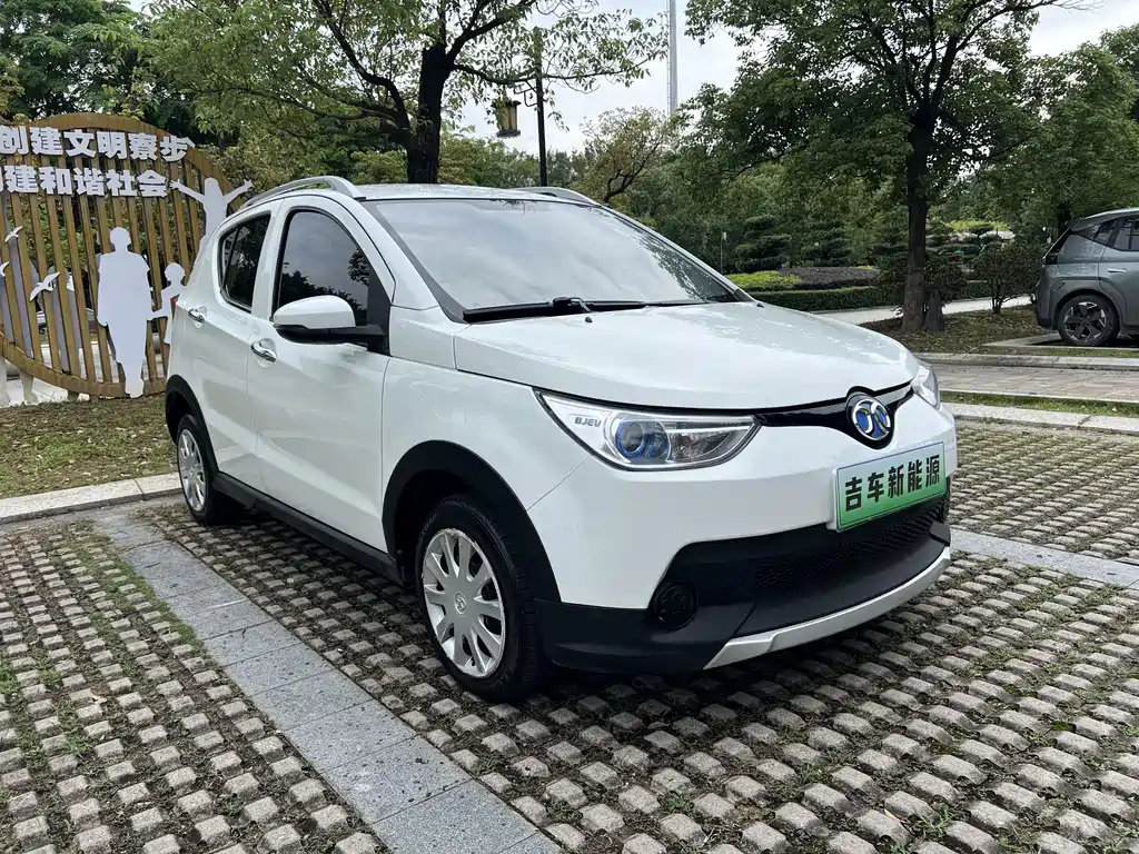 BAIC New Energy EC 2018 — фото 3