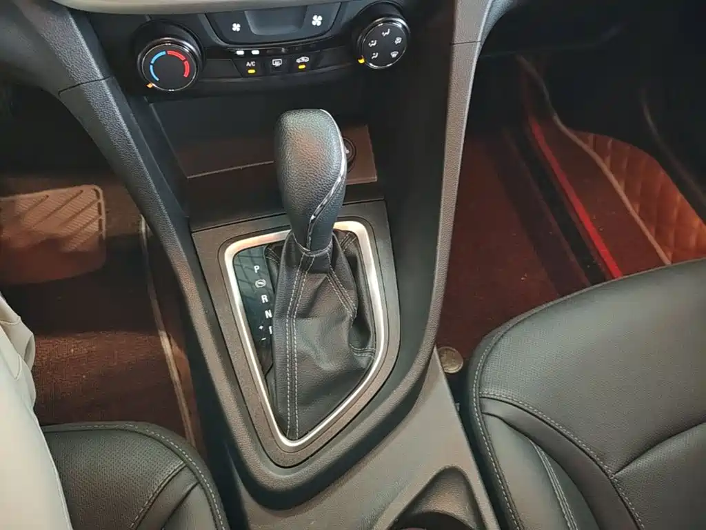Buick Excelle 2021 — фото 10