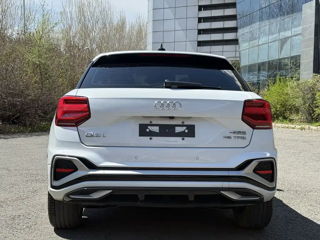 Audi Q2L 2022 — фото 20