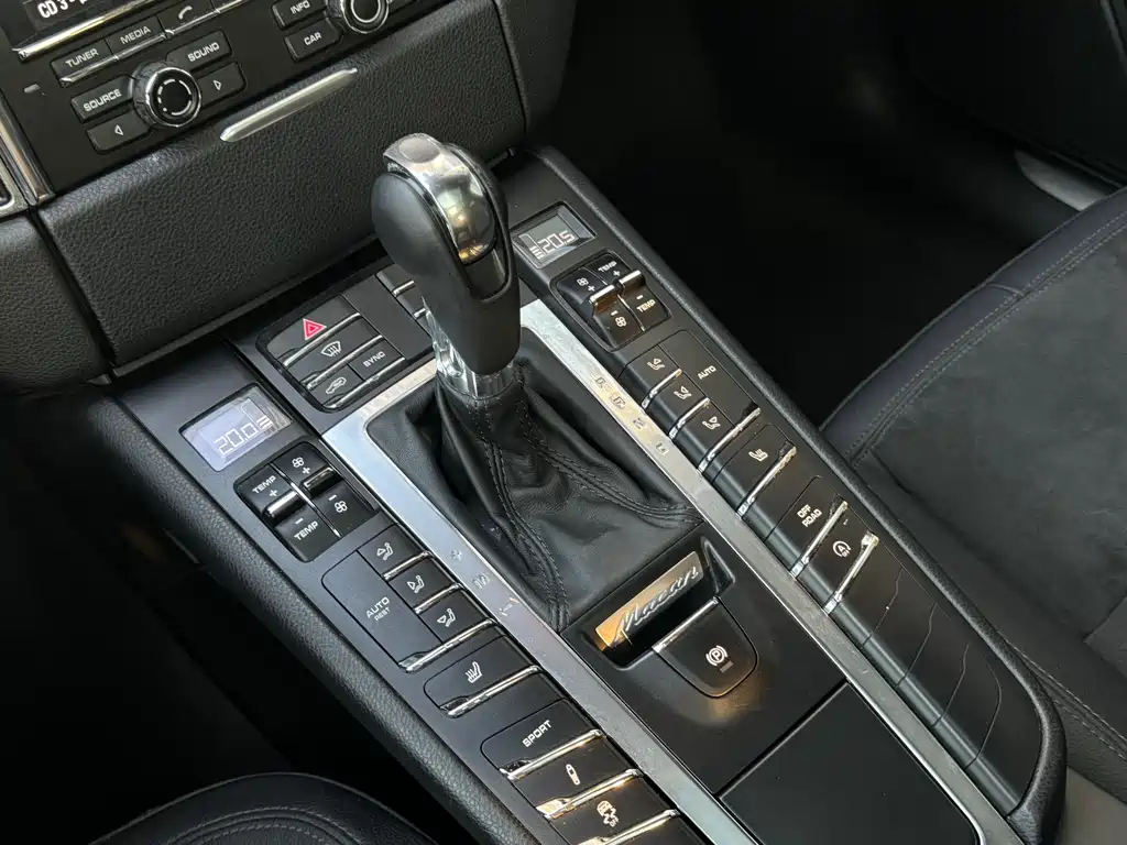 Porsche Macan 2015 — фото 21