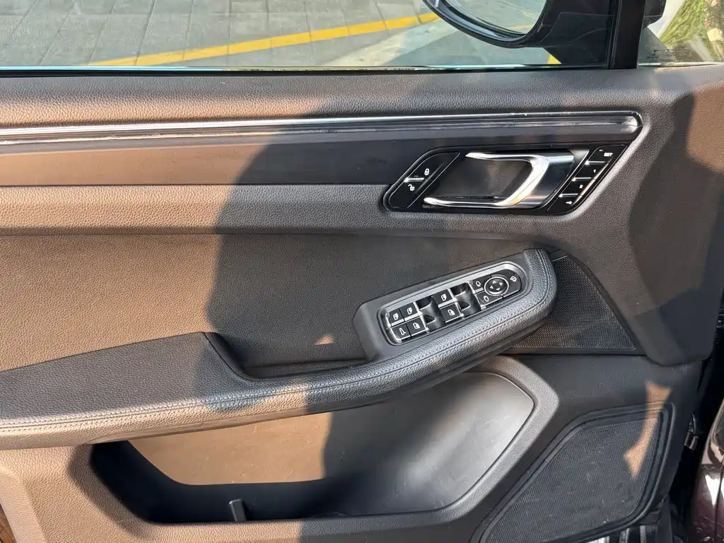 Porsche Macan 2015 — фото 11