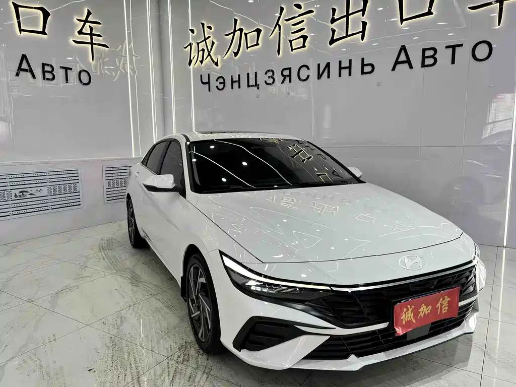 Hyundai Elantra 2023 — фото 3