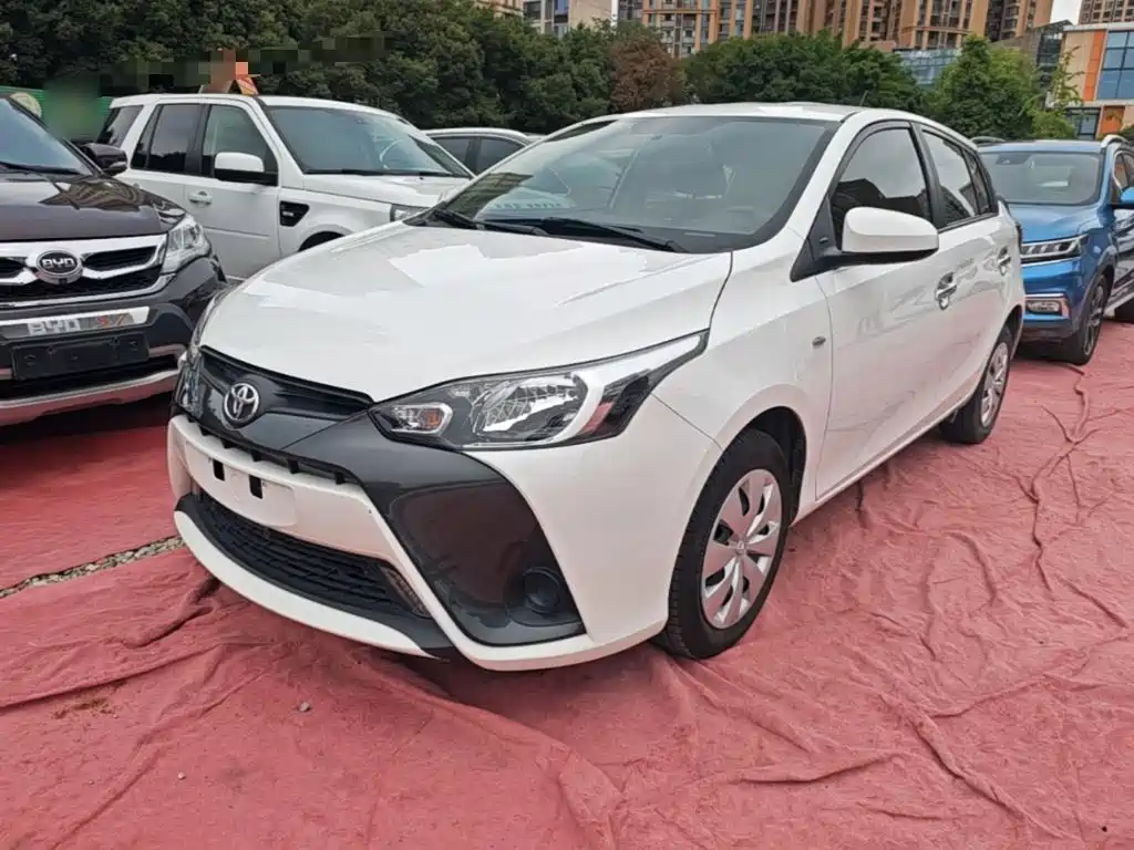 Toyota Yaris L 2018 — фото 2