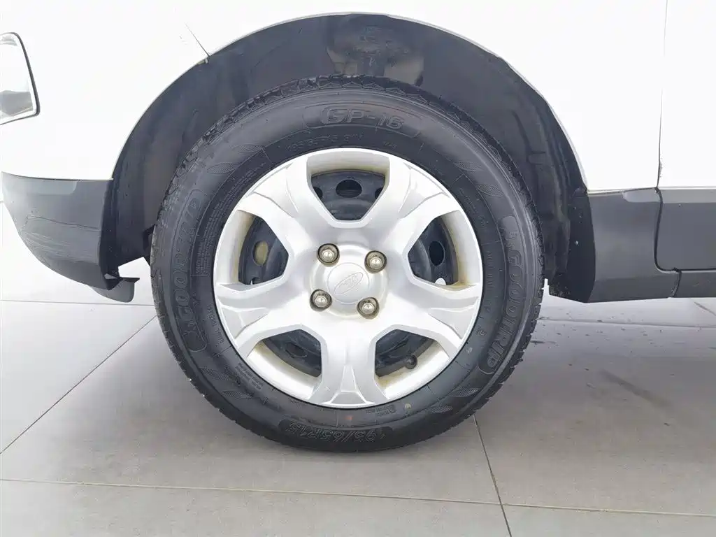 Ford Ecosport 2015 — фото 17