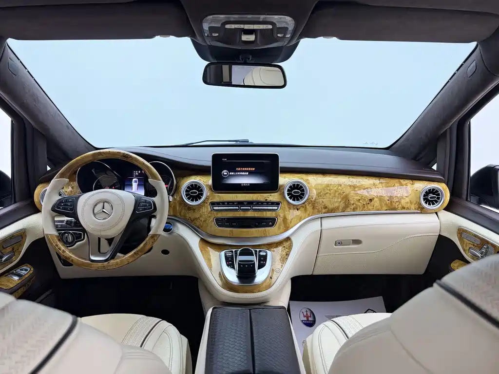 Mercedes-Benz V-Class 2020 — фото 9
