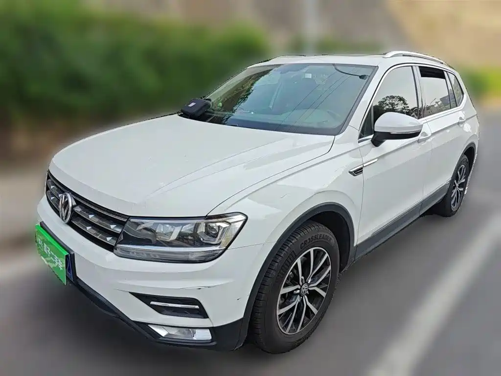 Volkswagen Tiguan L 2017 — фото 2