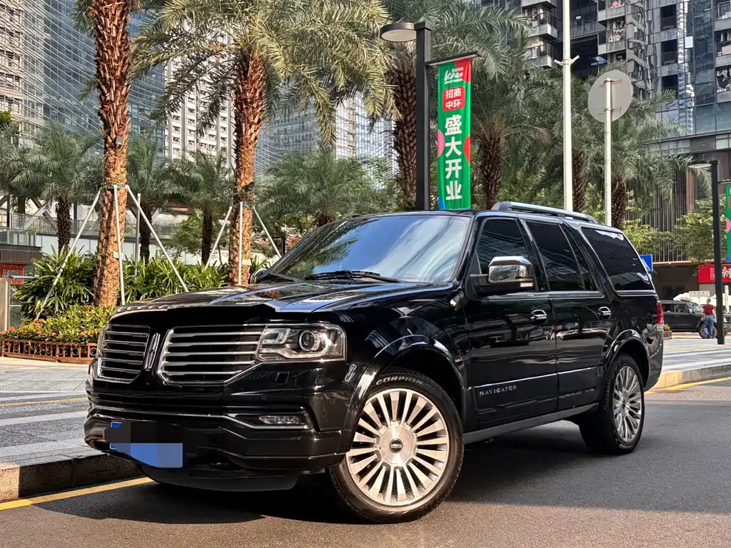 Lincoln Navigator 2018 — фото 17