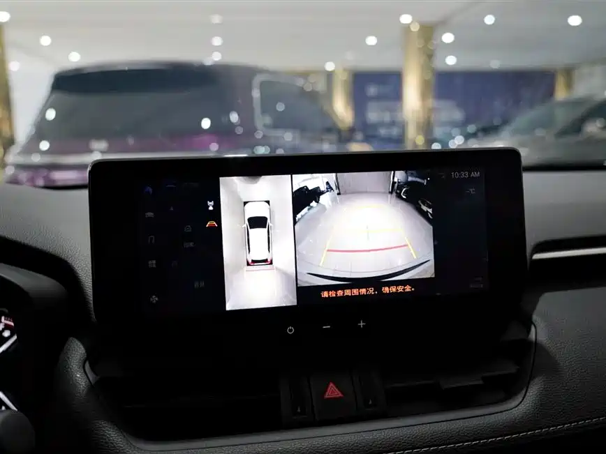 Toyota RAV4 2025 — фото 13