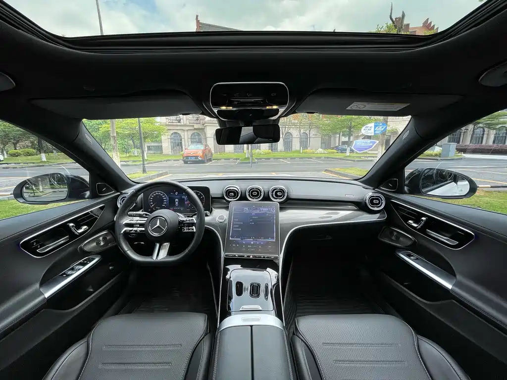 Mercedes-Benz C-Class 2023 — фото 15