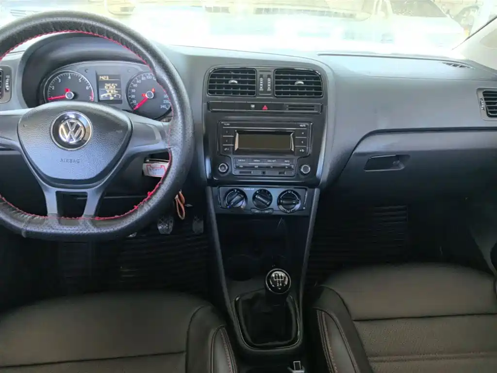 Volkswagen Polo 2018 — фото 13