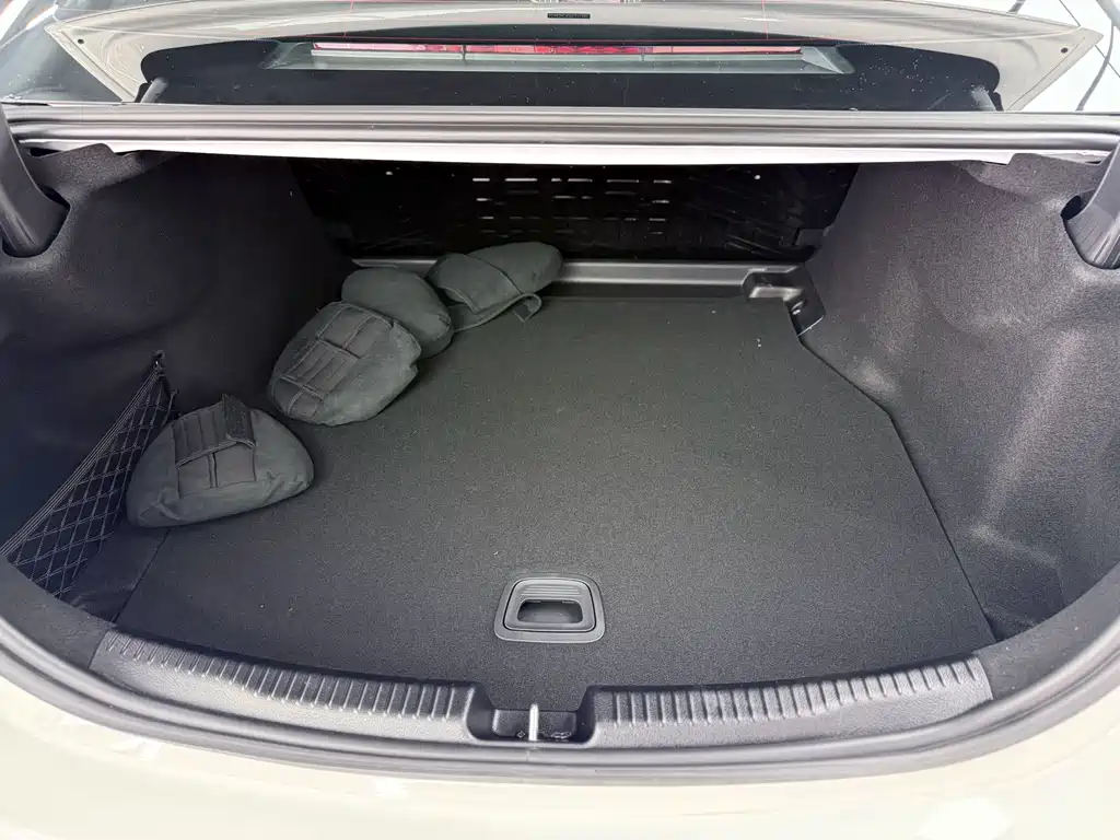 Mercedes-Benz C-Class 2023 — фото 13