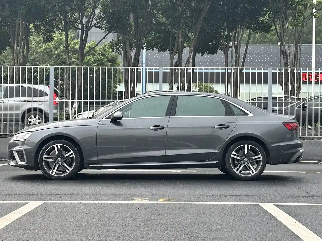Audi A4L 2021