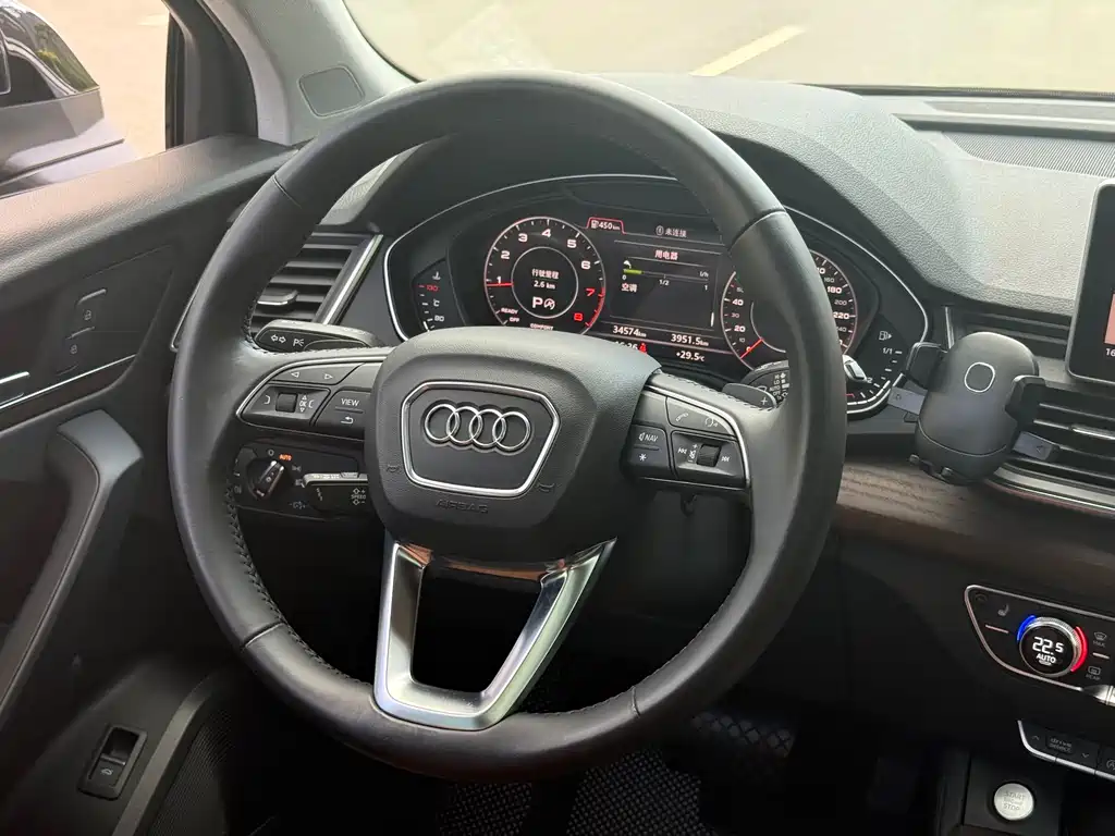 Audi Q5L 2020 — фото 7