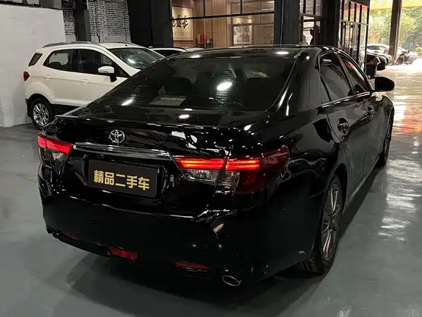 Toyota Reiz 2015