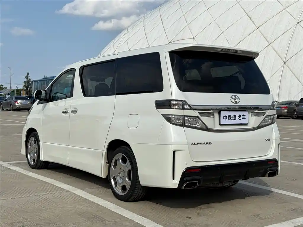 Toyota Alphard 2015 — фото 29