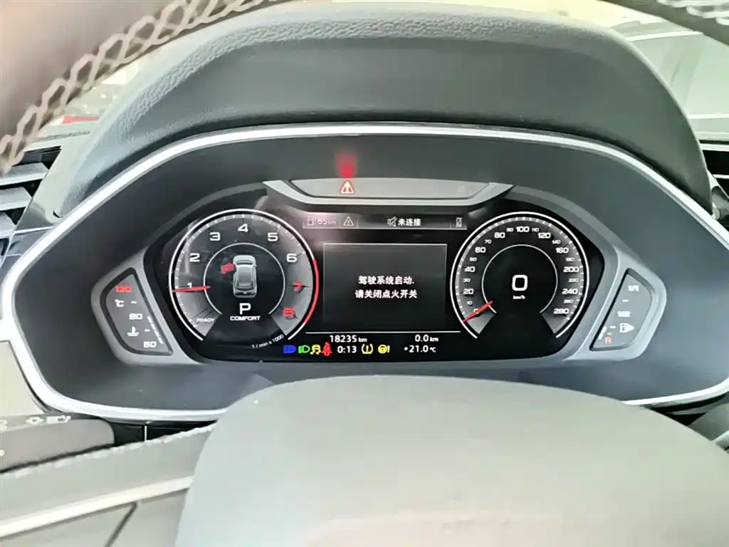 Audi Q3 2023 — фото 12