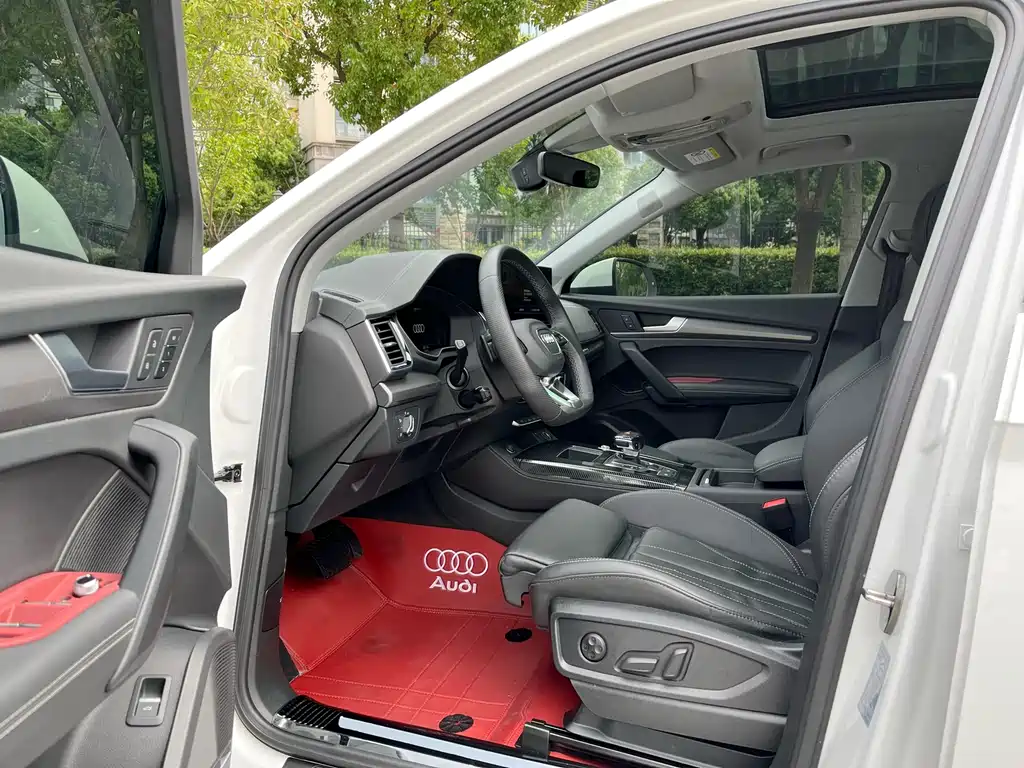 Audi Q5L 2023 — фото 12