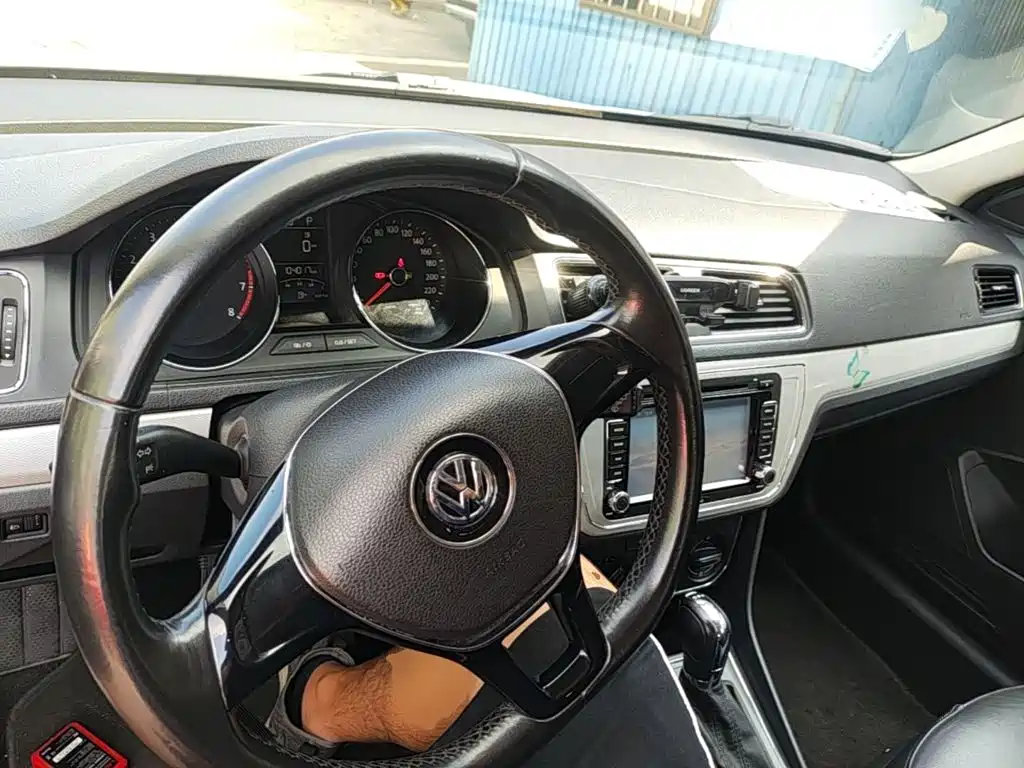 Volkswagen Gran Lavida 2015 — фото 10
