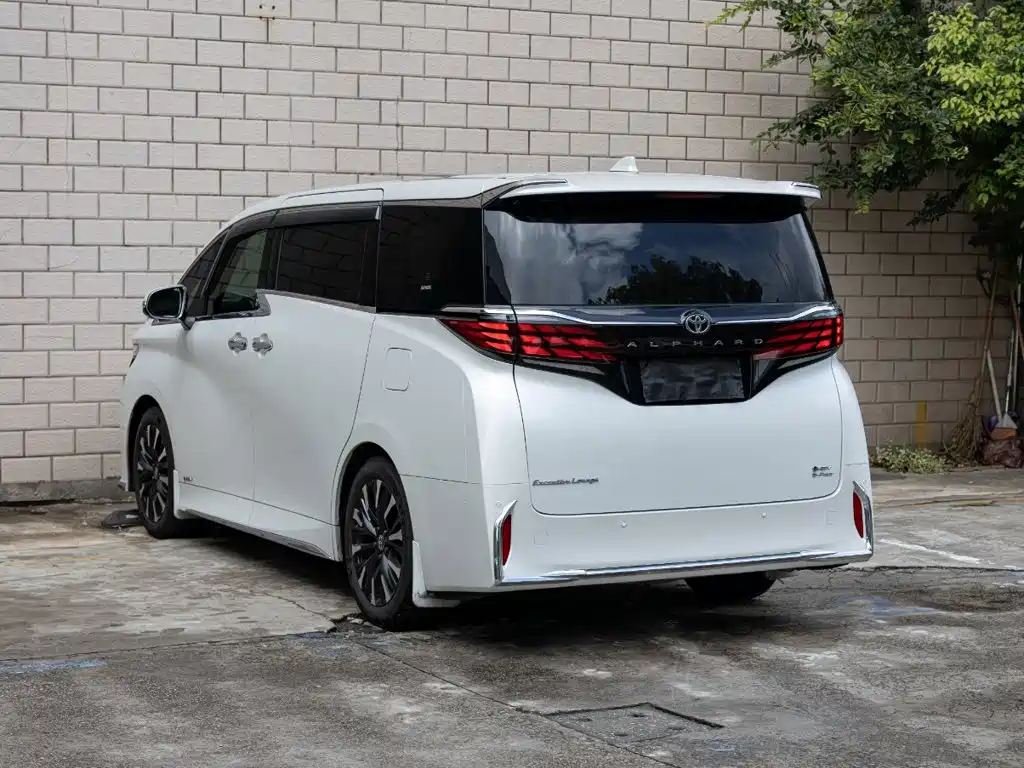 Toyota Alphard 2024 — фото 6