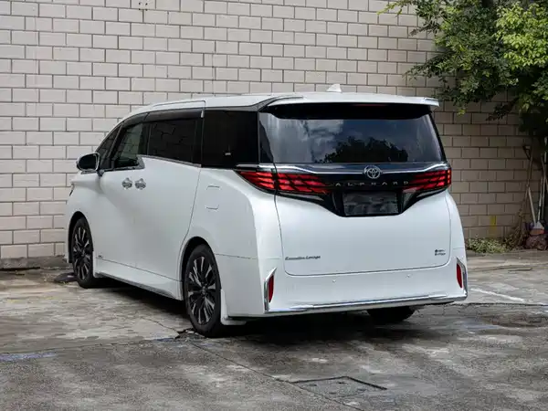 Toyota Alphard 2024