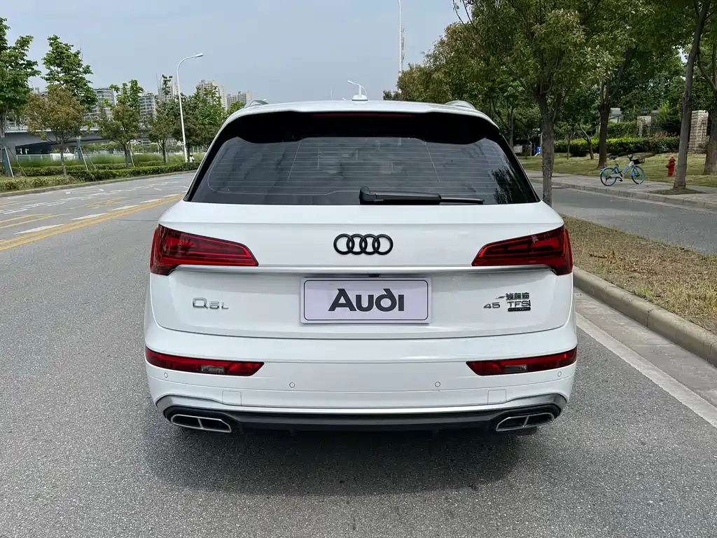 Audi Q5L 2023 — фото 6