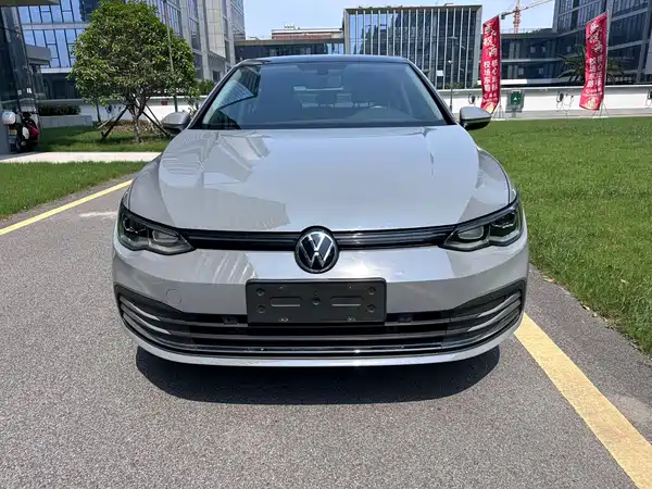 Volkswagen Golf 2022