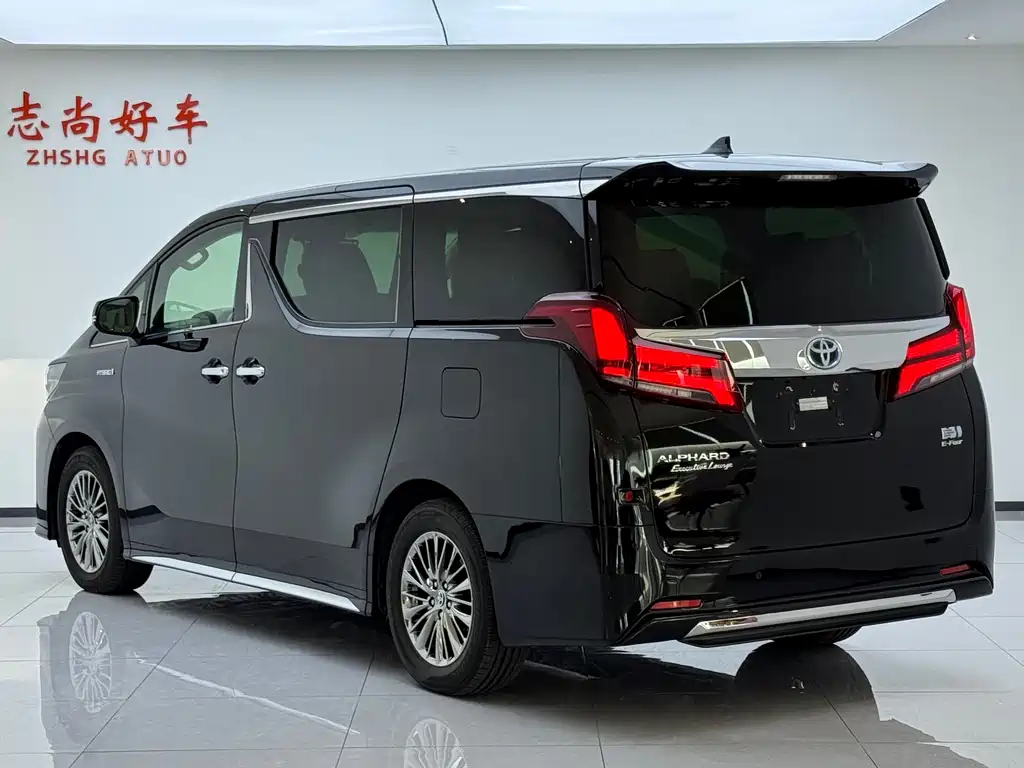 Toyota Alphard 2021 — фото 13