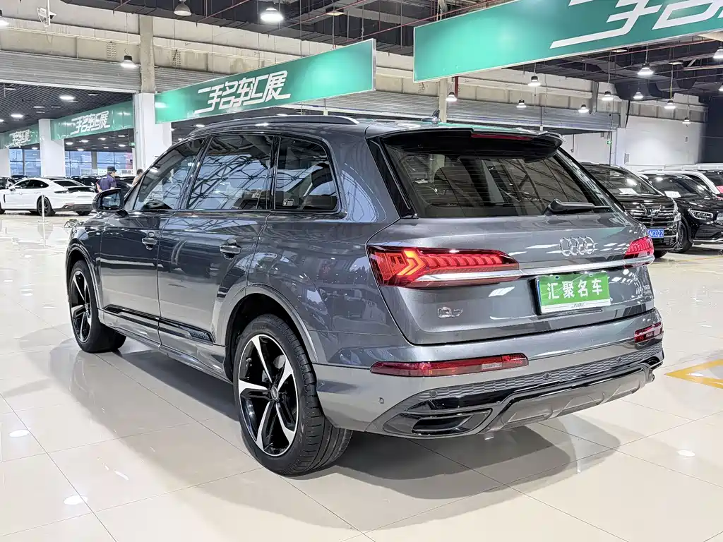 Audi Q7 2021 — фото 20