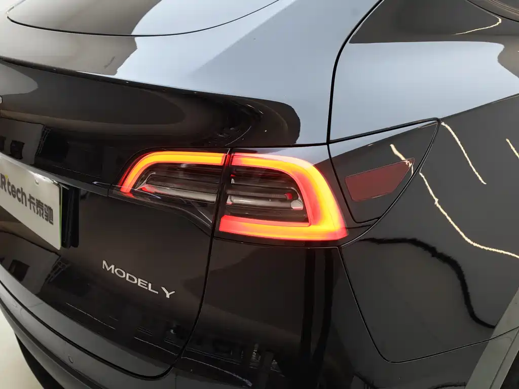 Tesla Model Y 2023 — фото 19