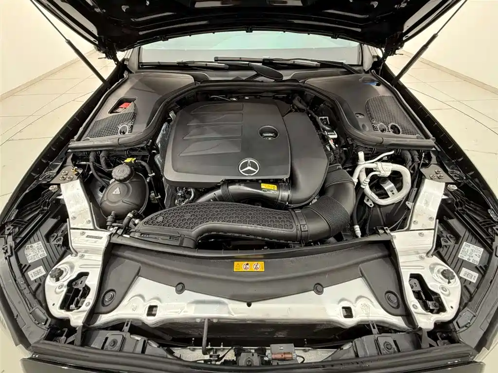 Mercedes-Benz E-Class 2023 — фото 18