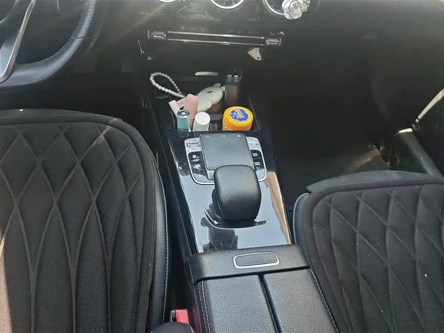 Mercedes-Benz A-Class 2019 — фото 16