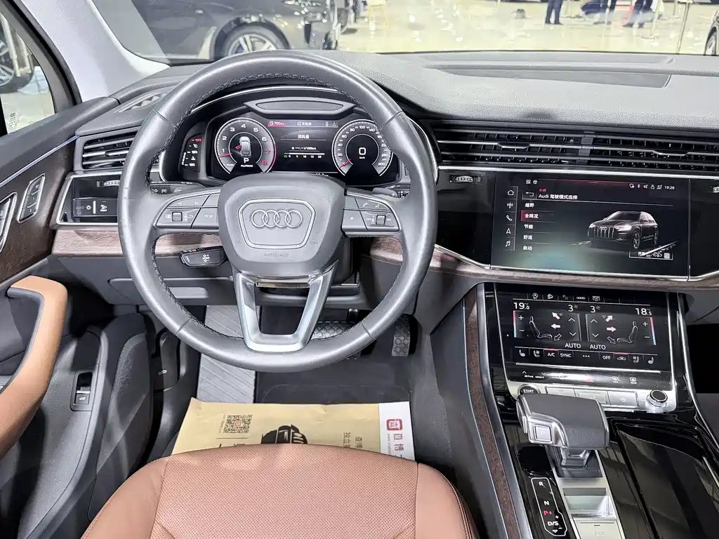 Audi Q7 2021 — фото 11