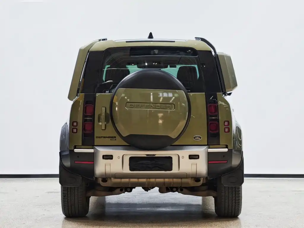 Land Rover Defender 2021 — фото 11