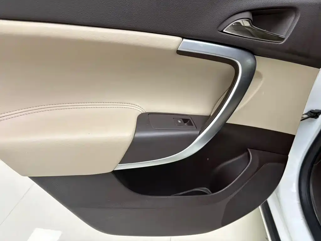 Buick Regal 2013 — фото 17