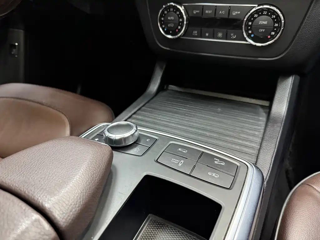 Mercedes-Benz M-Class 2012 — фото 22