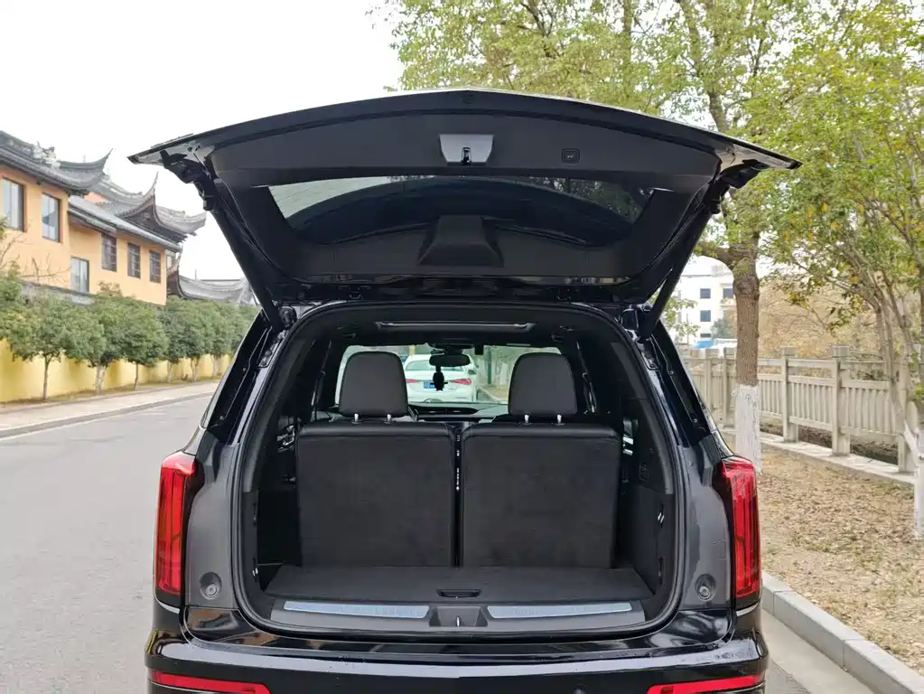 Cadillac XT6 2021 — фото 15