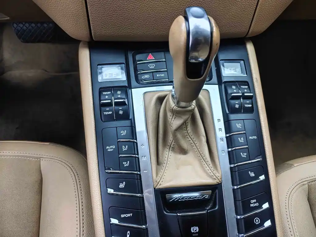 Porsche Macan 2015 — фото 13